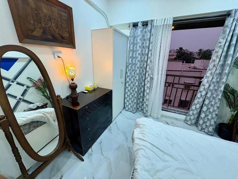 Cozy 1bhk With View In Bandra West Apartament